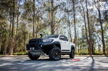 TOYOTA HILUX N80 4WD MO962 GLOSS BLACK